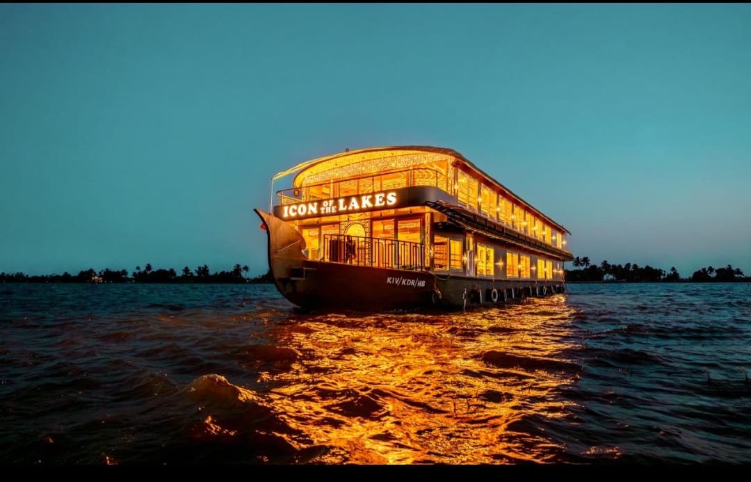 Overnight Houseboat Cruise